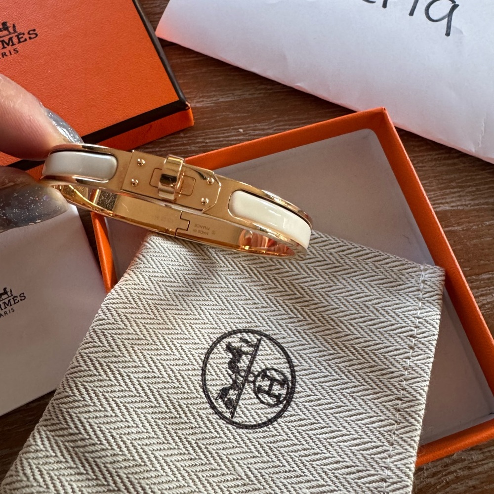 Hermes Le Bracelet Mini Clic Kelly Rose Gold and Creme - Picture 4 of 10